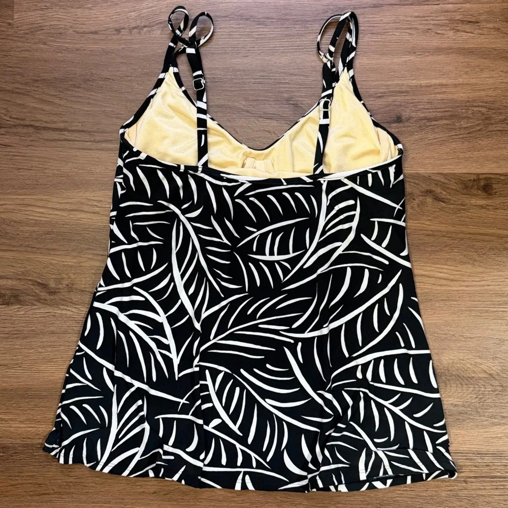 Miraclesuit Womens Black White Tropical Leaf Tankini‎ Top Underwire Bra Size 10